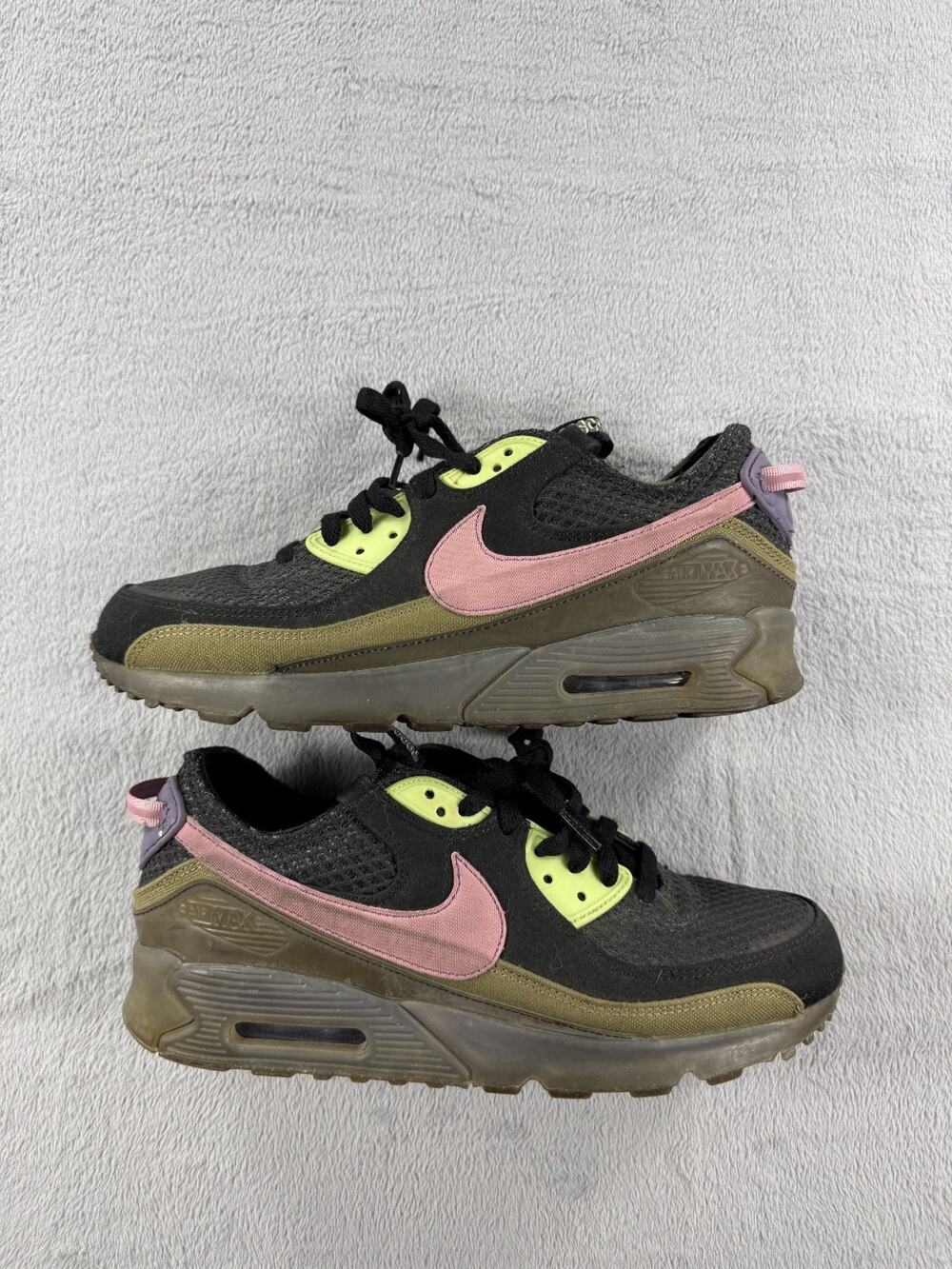 Nike Air Max 90 Size 10.5 Terrascape Black Pink Swoosh Green Mens Sneakers Shoes